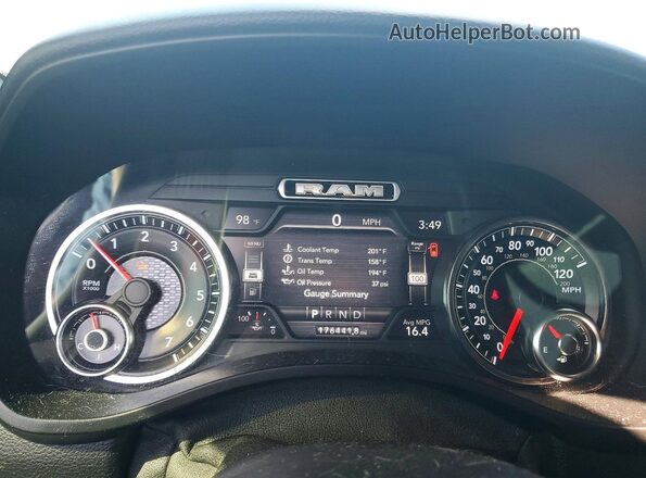 1C6SRFBT0KN655927 2019 RAM 1500 Синий Вид щитка приборов