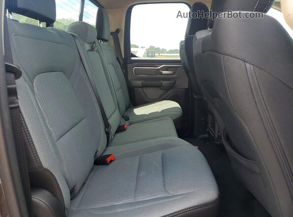 1C6SRFBT0LN224229 2020 RAM 1500 Gray Vista de los asientos traseros