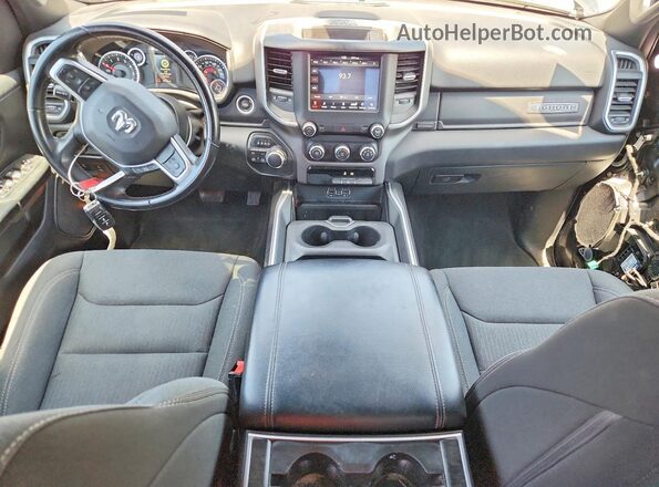 1C6SRFBT1MN732694 2021 RAM 1500 Charcoal Widok deski rozdzielczej