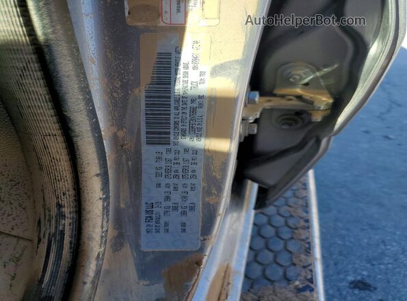 1C6SRFBT2KN768682 2019 RAM 1500 Silver Vista del compartimento del motor