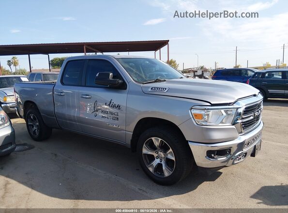 1C6SRFBT2KN821428 2019 RAM 1500 Silver Vista interior trasera