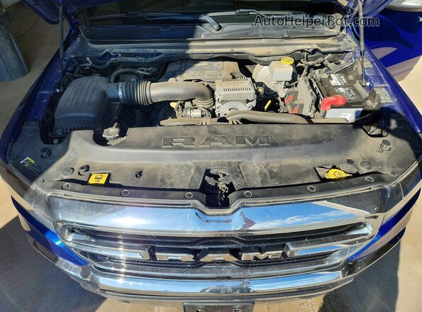 1C6SRFBT4KN840899 2019 RAM 1500 Blue Rear interior view