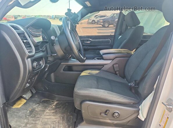 1C6SRFBT4LN383092 2020 RAM 1500 White Front interior view