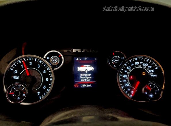 1C6SRFBT5MN623851 2021 RAM 1500 Blue Widok zestawu wskaźników