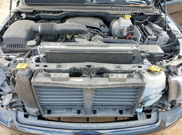 1C6SRFBT7KN555601 2019 RAM 1500 Black Vista interior trasera