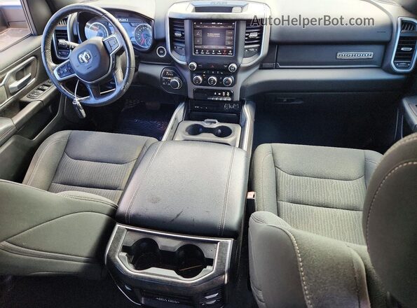 1C6SRFBT7KN701530 2019 RAM 1500 Black Vista del salpicadero