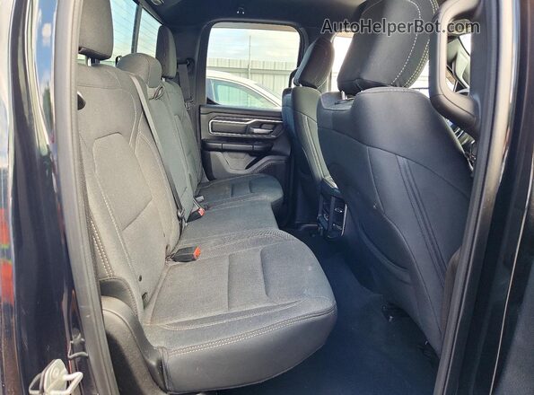 1C6SRFBT7KN701530 2019 RAM 1500 Black Vista de los asientos traseros