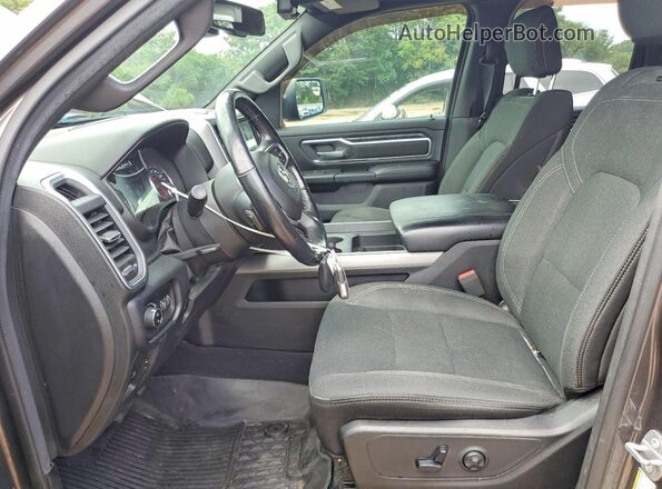 1C6SRFBT9KN656767 2019 RAM 1500 Gray Вид салону спереду