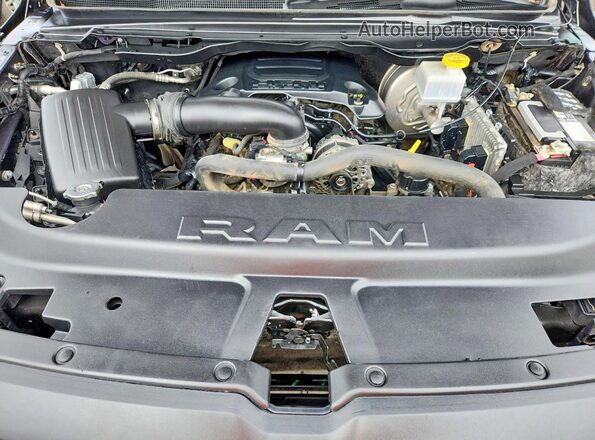 1C6SRFET2LN198843 2020 RAM 1500 Charcoal Widok wnętrza z tyłu
