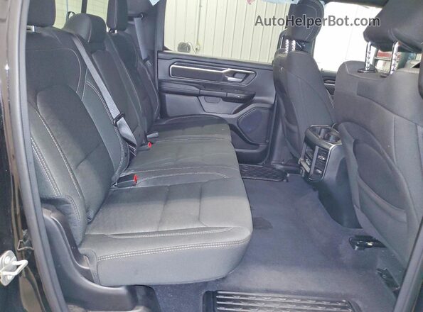 1C6SRFFP1SN537592 2025 RAM 1500 Черный Вид задних сидений