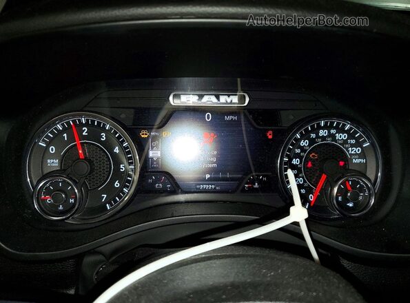 1C6SRFFP1SN537592 2025 RAM 1500 Черный Вид щитка приборов