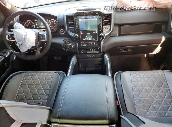 1C6SRFFP4SN720369 2025 RAM 1500 Темно-бордовый Вид панели приборов