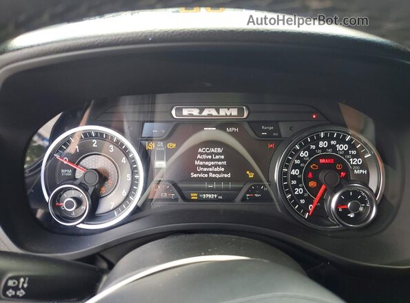 1C6SRFFP6SN536096 2025 RAM 1500 Black ხელსაწყოთა პანელის ხედი