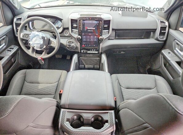 1C6SRFFP6TN164664 2026 RAM 1500 Black Widok deski rozdzielczej