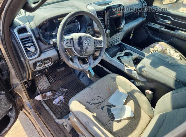 1C6SRFFPXSN699236 2025 RAM 1500 Black Dashboard view