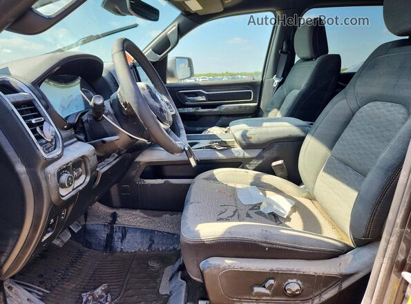 1C6SRFFPXSN699236 2025 RAM 1500 Black Front interior view