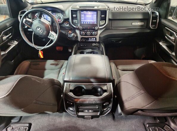1C6SRFFT0KN676108 2019 RAM 1500 Blue Widok deski rozdzielczej