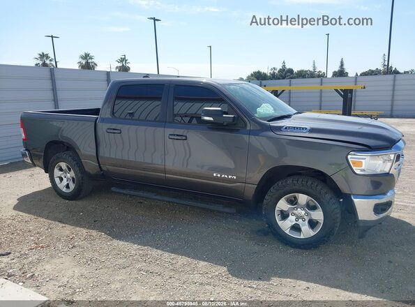 1C6SRFFT0MN540368 2021 RAM 1500 Серебряный Вид задней части салона