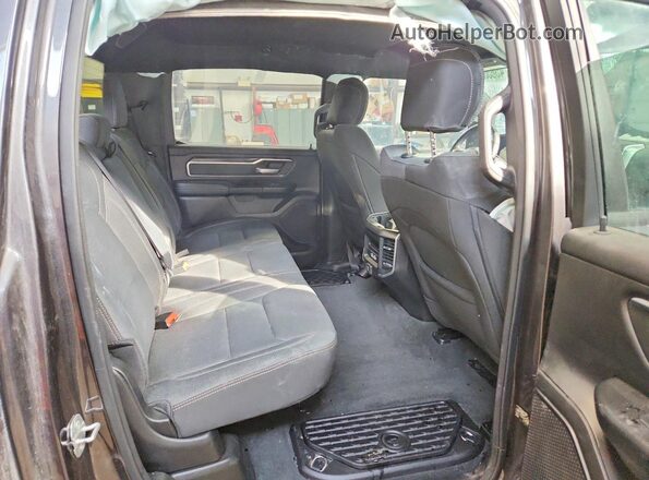 1C6SRFFT0NN453622 2022 RAM 1500 Gray Rear seats view