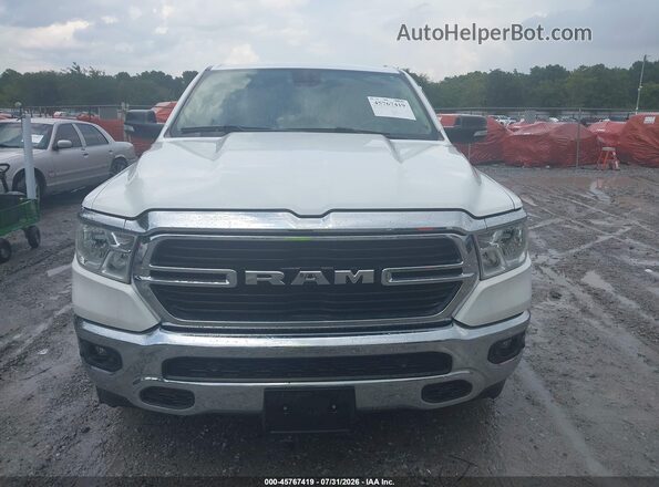 1C6SRFFT1LN132654 2020 RAM 1500 White Սարքավորումների վահանակի տեսք