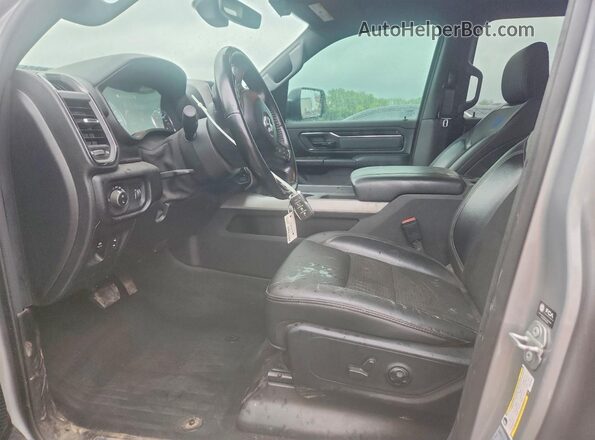 1C6SRFFT2MN782160 2021 RAM 1500 Silver Widok wnętrza z przodu