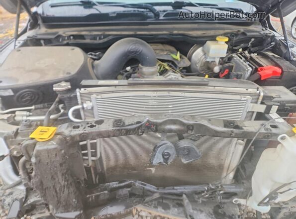 1C6SRFFT2MN782160 2021 RAM 1500 Silver Widok wnętrza z tyłu
