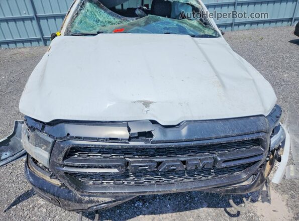 1C6SRFFT2PN565857 2023 RAM 1500 Белый Вид задней части салона