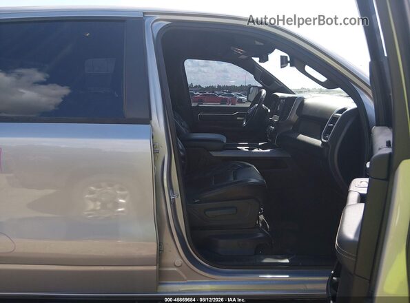 1C6SRFFT3KN737175 2019 RAM 1500 Silver Vista interior delantera