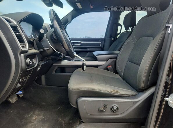 1C6SRFFT3MN532085 2021 RAM 1500 Black Widok wnętrza z przodu