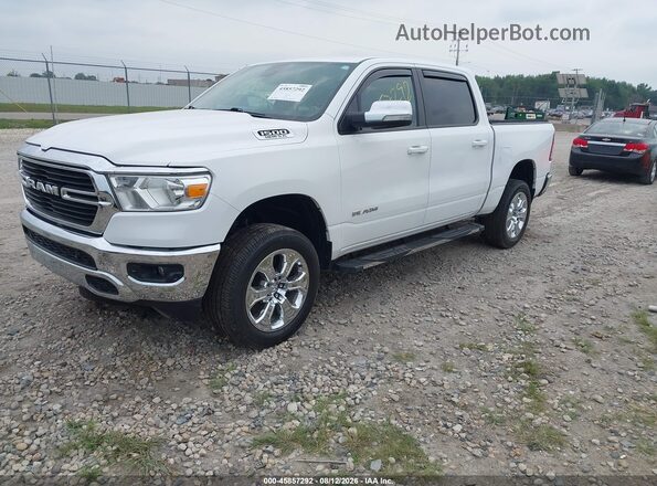 1C6SRFFT3MN569296 2021 RAM 1500 White წინა მარცხენა ხედი სამი მეოთხედიდან