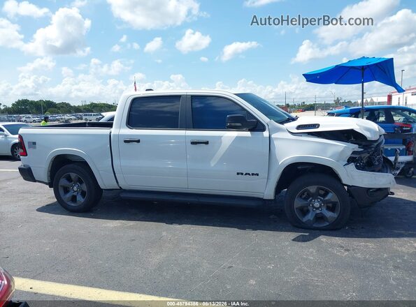1C6SRFFT3PN536187 2023 RAM 1500 White Vista interior trasera