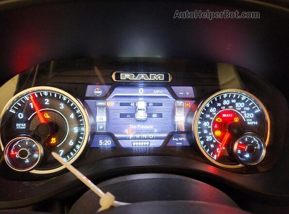 1C6SRFFT4LN200316 2020 RAM 1500 Gray Instrument cluster view