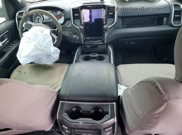 1C6SRFFT4MN799624 2021 RAM 1500 Gray Vista del salpicadero