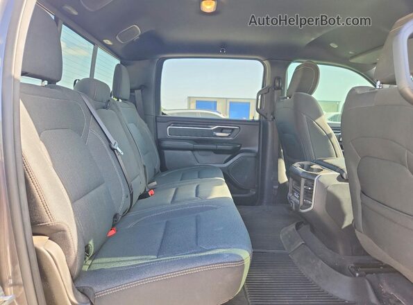 1C6SRFFT4NN131159 2022 RAM 1500 Charcoal Вид задніх сидінь