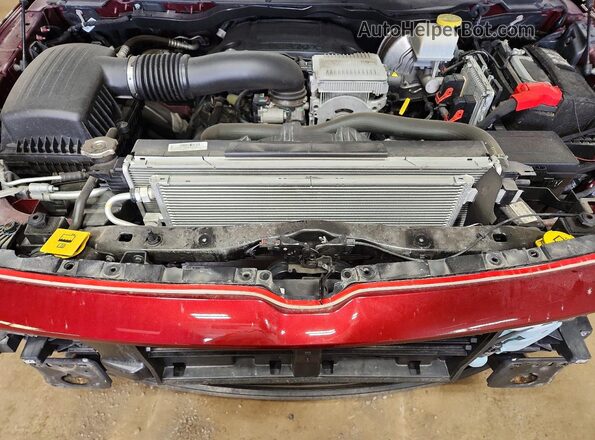 1C6SRFFT4NN419053 2022 RAM 1500 Burgundy Widok wnętrza z tyłu