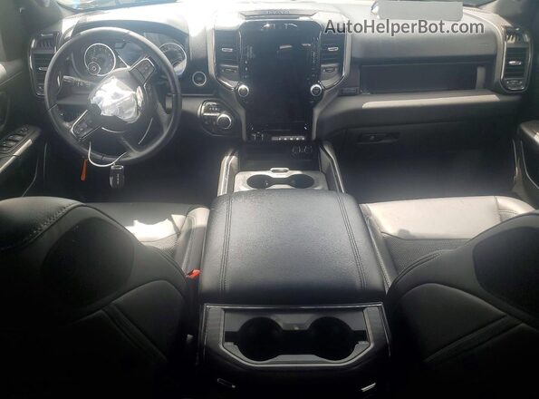 1C6SRFFT4RN233664 2024 RAM 1500 Blue Vista del salpicadero