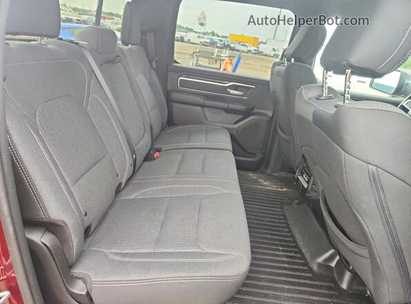 1C6SRFFT5KN575789 2019 RAM 1500 Red Widok tylnych siedzeń