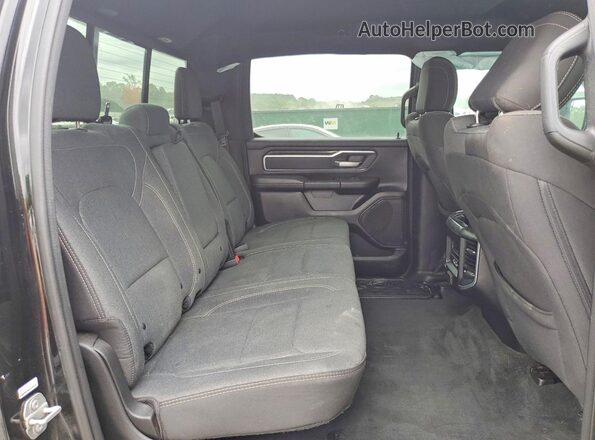 1C6SRFFT5KN924224 2019 RAM 1500 Black Widok tylnych siedzeń