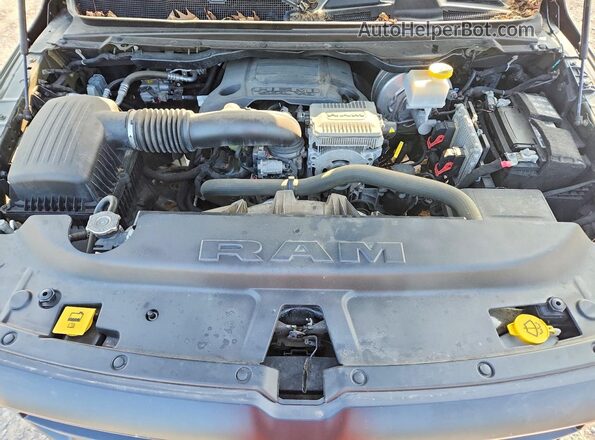 1C6SRFFT5MN668329 2021 RAM 1500 Green Rear interior view