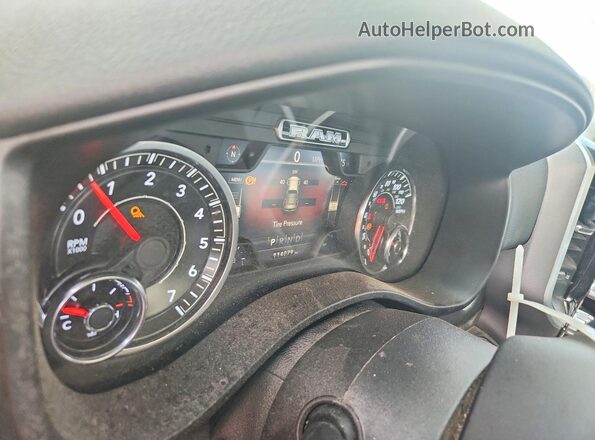 1C6SRFFT6LN305584 2020 RAM 1500 Белый Вид щитка приборов