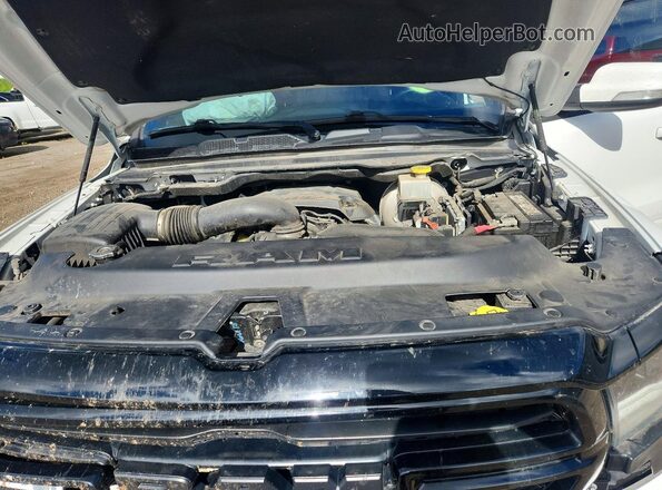 1C6SRFFT6LN305584 2020 RAM 1500 Белый Вид задней части салона