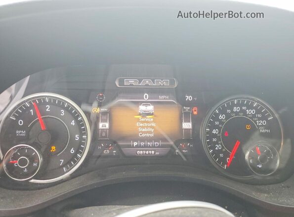 1C6SRFFT6MN670834 2021 RAM 1500 White Instrument cluster view
