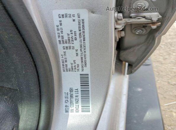 1C6SRFFT6MN718591 2021 RAM 1500 Silver Widok komory silnika