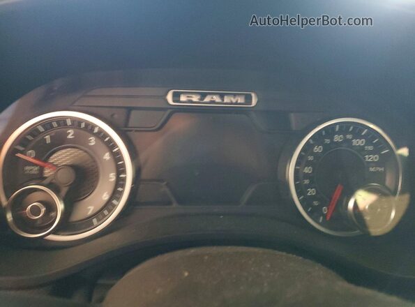 1C6SRFFT7KN587328 2019 RAM 1500 Burgundy Instrument cluster view