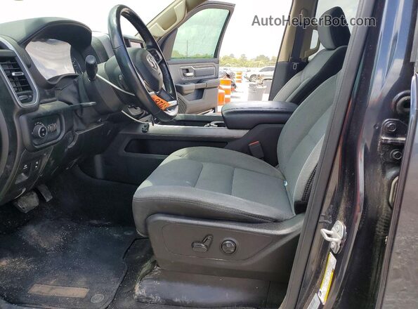 1C6SRFFT7KN644367 2019 RAM 1500 Blue Widok wnętrza z przodu