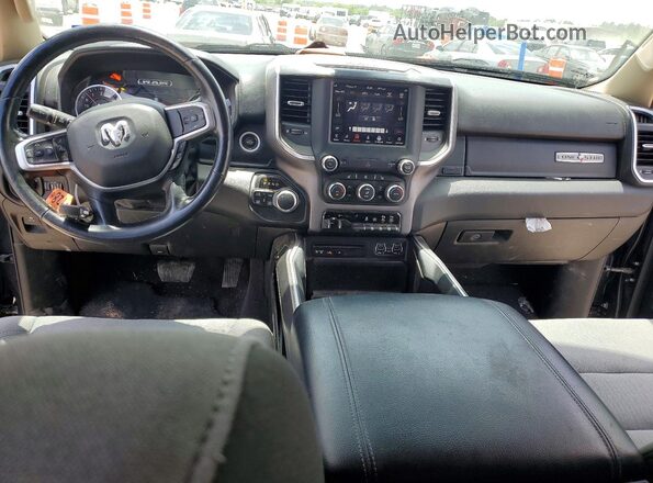 1C6SRFFT7KN644367 2019 RAM 1500 Blue Widok deski rozdzielczej