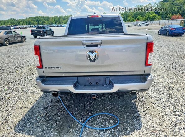 1C6SRFFT7KN711775 2019 RAM 1500 Silver Widok z tyłu
