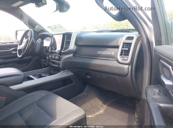 1C6SRFFT7LN177811 2020 RAM 1500 Silver Widok wnętrza z przodu