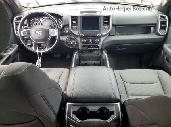 1C6SRFFT7NN447560 2022 RAM 1500 Темно-бордовый Вид панели приборов