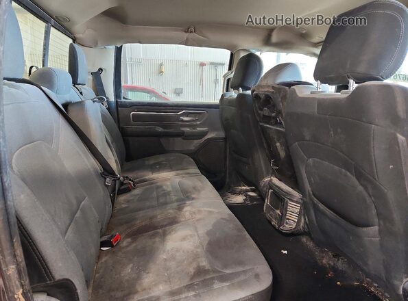 1C6SRFFT8KN660237 2019 RAM 1500 Gray Հետևի նստատեղերի տեսք